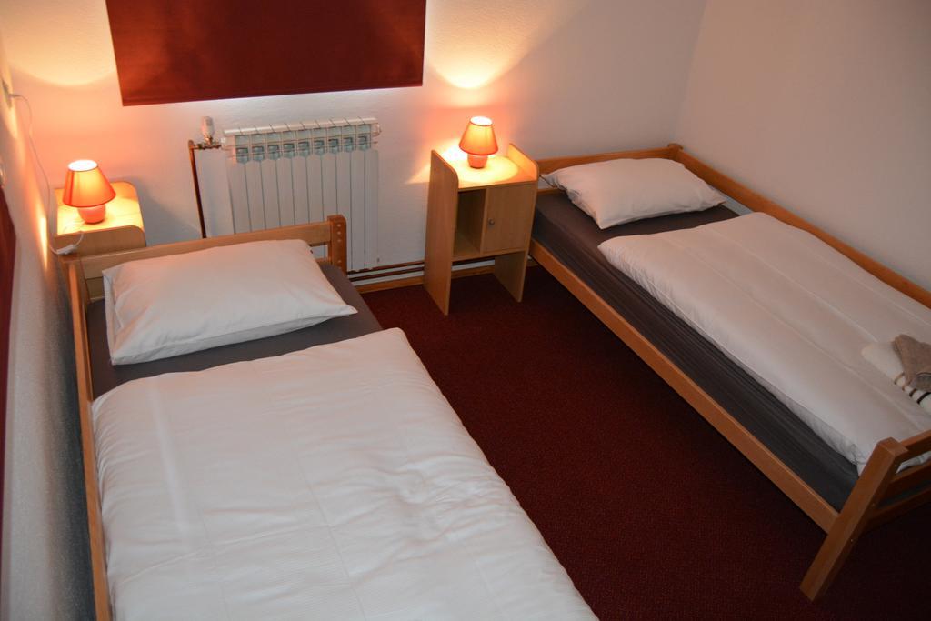 Hostel Denal Σαράγεβο Δωμάτιο φωτογραφία